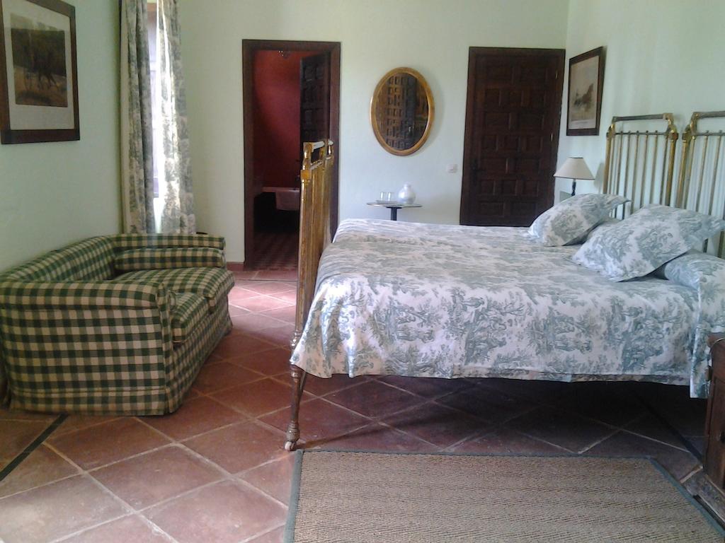 Hacienda La Indiana Hotel Los Palacios Y Villafranca Bilik gambar
